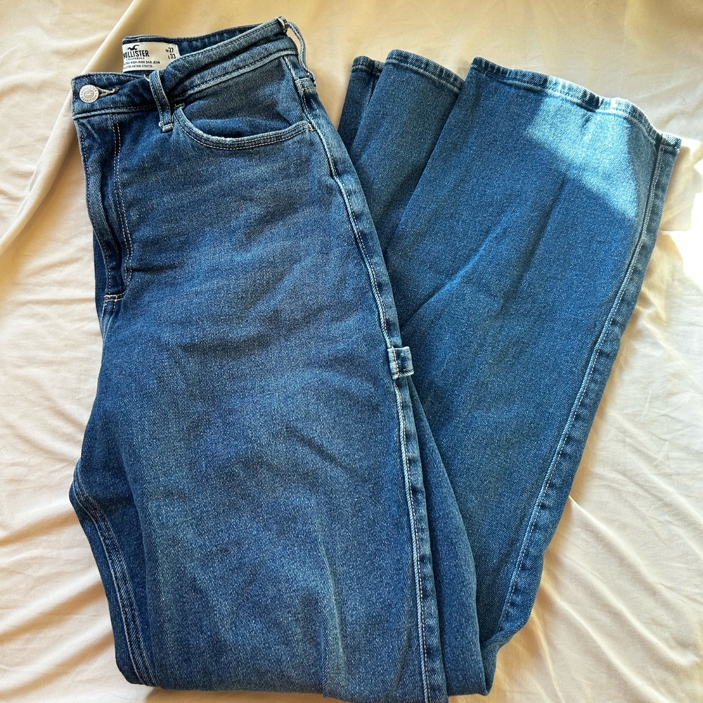 Hollister Women’s high rise dad jean Curvy